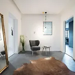 Laurel White With Jacuzzi Bath And Pool Access * Krakow