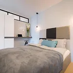 Apartamento Laurel White With Jacuzzi Bath And Pool Access Cracovia