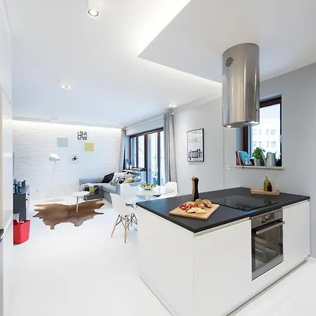 Laurel White Apartment With Jacuzzi Bath And Pool Access Krakov