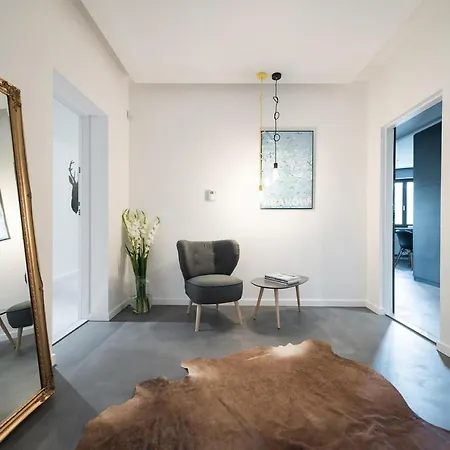 Laurel White Apartment With Jacuzzi Bath And Pool Access * Cracovie