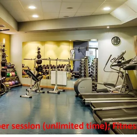 Laurel White Apartment With Jacuzzi Bath And Pool Access Apartament *