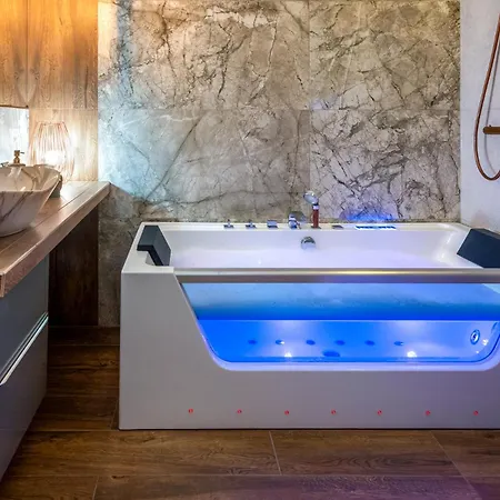 Appartement Laurel White Apartment With Jacuzzi Bath And Pool Access Cracovie