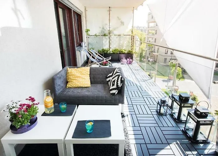 Laurel White With Jacuzzi Bath And Pool Access * كراكوفيا