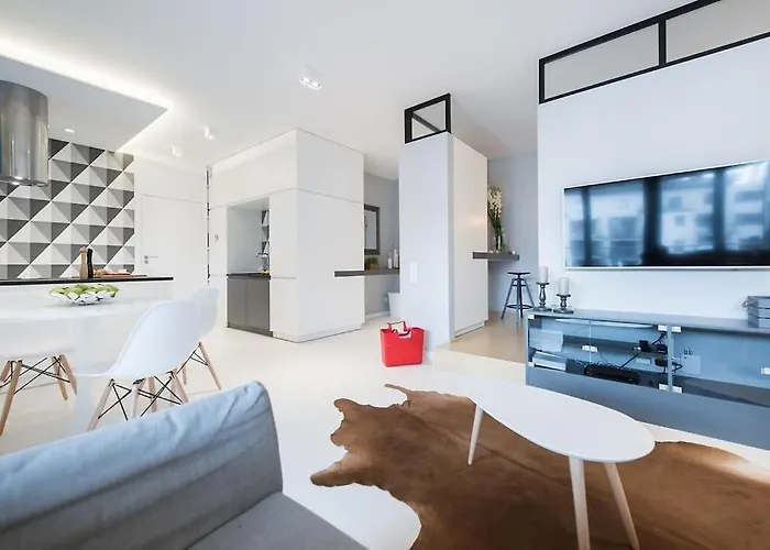 Laurel White With Jacuzzi Bath And Pool Access شقة *