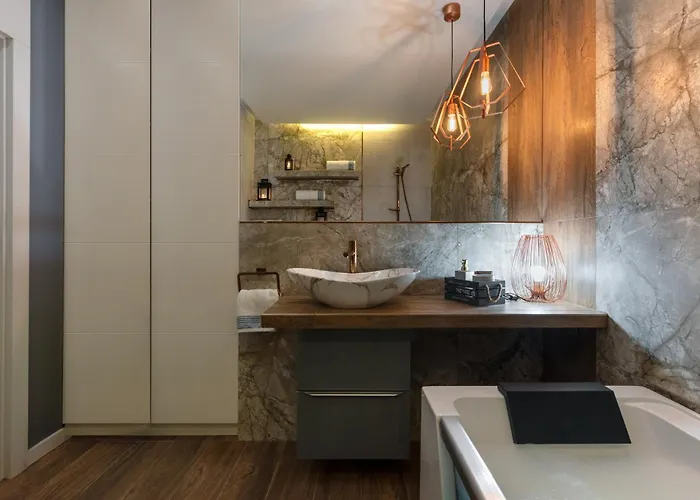 شقة Laurel White With Jacuzzi Bath And Pool Access