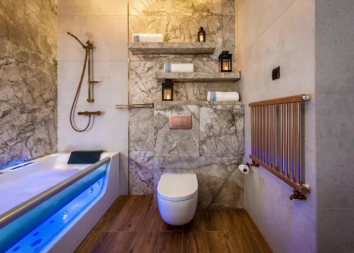 Laurel White With Jacuzzi Bath And Pool Access * كراكوفيا